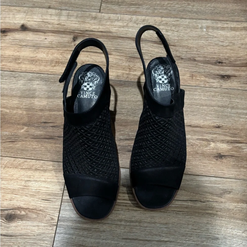 Vince Camuto Leather Kanito Black 3 1/2” Block Heel Sandals, Sz 9W - Picture 3 of 4